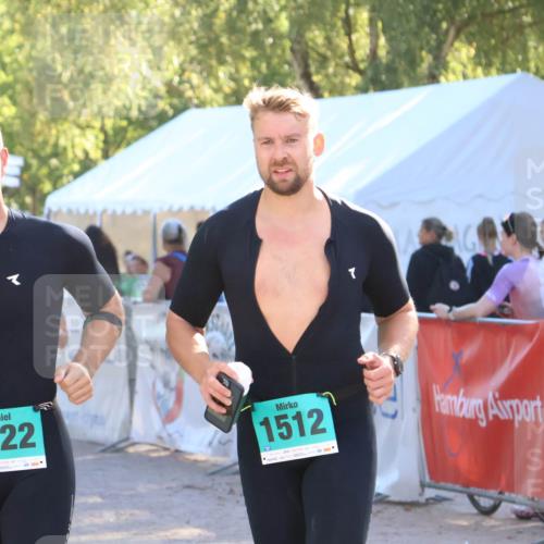 07.09.2025 - 19. Norderstedt Triathlon Zöllner http://msf.ph/oto/8790264 07.09.2025 16:25:04 Ziel 550, 1508, 1512, 1522 meine-sportfotos.de