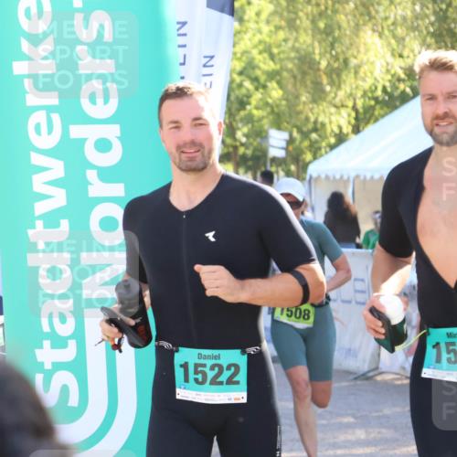 07.09.2025 - 19. Norderstedt Triathlon Zöllner http://msf.ph/oto/8790266 07.09.2025 16:25:05 Ziel 550, 1508, 1512, 1522 meine-sportfotos.de
