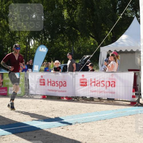 07.09.2025 - 19. Norderstedt Triathlon Zöllner http://msf.ph/oto/8790268 07.09.2025 15:35:03 Ziel 393 meine-sportfotos.de