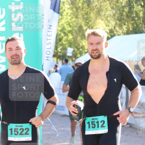 07.09.2025 - 19. Norderstedt Triathlon Zöllner http://msf.ph/oto/8790269 07.09.2025 16:25:05 Ziel 550, 1508, 1512, 1522 meine-sportfotos.de