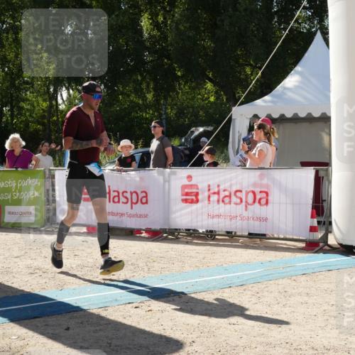 07.09.2025 - 19. Norderstedt Triathlon Zöllner http://msf.ph/oto/8790273 07.09.2025 15:35:04 Ziel 393 meine-sportfotos.de