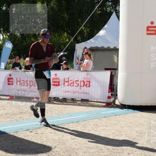 07.09.2025 - 19. Norderstedt Triathlon Zöllner http://msf.ph/oto/8790277 07.09.2025 15:35:04 Ziel 393 meine-sportfotos.de