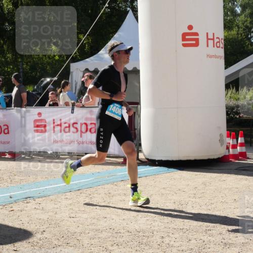 07.09.2025 - 19. Norderstedt Triathlon Zöllner http://msf.ph/oto/8790293 07.09.2025 15:35:11 Ziel 393, 1406 meine-sportfotos.de