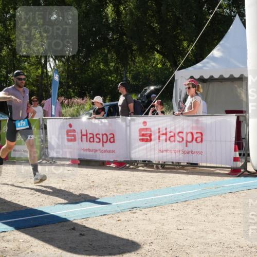 07.09.2025 - 19. Norderstedt Triathlon Zöllner http://msf.ph/oto/8790296 07.09.2025 15:35:56 Ziel 369, 872 meine-sportfotos.de