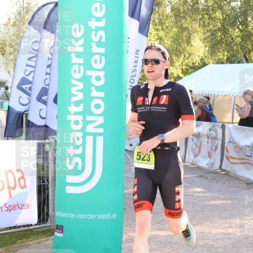 07.09.2025 - 19. Norderstedt Triathlon Zöllner http://msf.ph/oto/8790303 07.09.2025 16:25:47 Ziel 523 meine-sportfotos.de