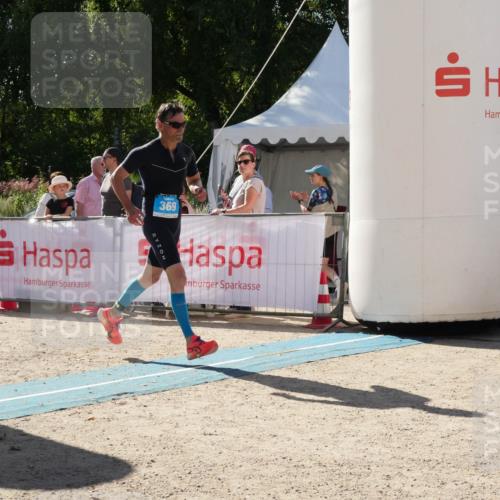 07.09.2025 - 19. Norderstedt Triathlon Zöllner http://msf.ph/oto/8790308 07.09.2025 15:35:58 Ziel 369, 872 meine-sportfotos.de