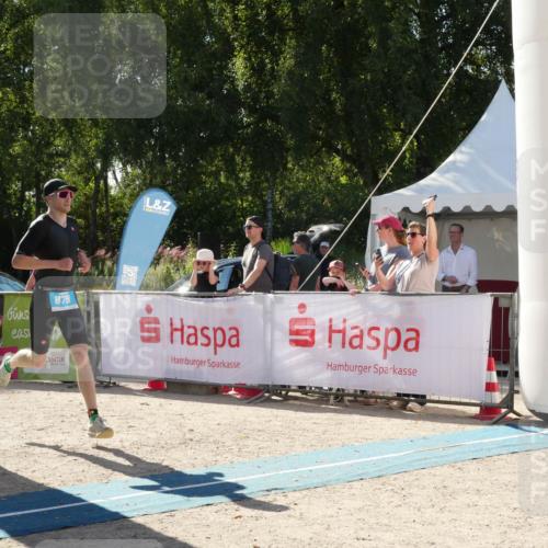07.09.2025 - 19. Norderstedt Triathlon Zöllner http://msf.ph/oto/8790328 07.09.2025 15:39:19 Ziel 879 meine-sportfotos.de