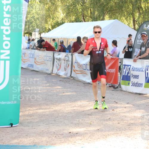 07.09.2025 - 19. Norderstedt Triathlon Zöllner http://msf.ph/oto/8790337 07.09.2025 16:26:03 Ziel 499 meine-sportfotos.de