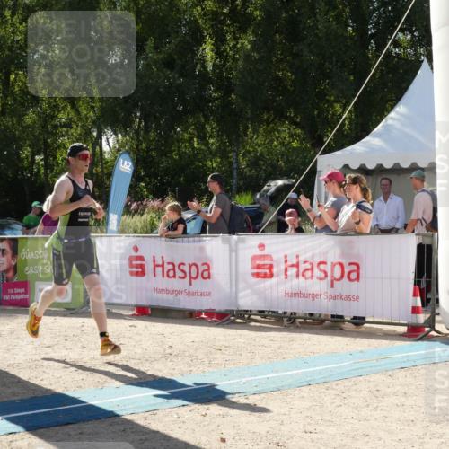 07.09.2025 - 19. Norderstedt Triathlon Zöllner http://msf.ph/oto/8790340 07.09.2025 15:39:36 Ziel 995 meine-sportfotos.de