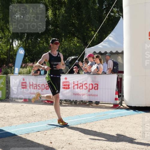 07.09.2025 - 19. Norderstedt Triathlon Zöllner http://msf.ph/oto/8790345 07.09.2025 15:39:37 Ziel 995 meine-sportfotos.de