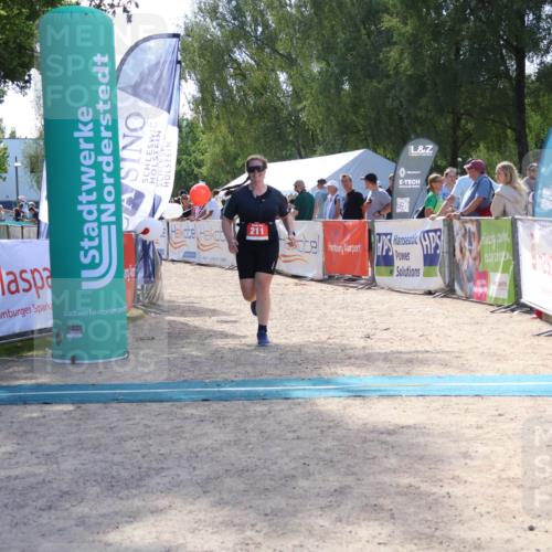 07.09.2025 - 19. Norderstedt Triathlon Zöllner http://msf.ph/oto/8790350 07.09.2025 13:59:36 Ziel 211 meine-sportfotos.de