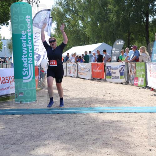 07.09.2025 - 19. Norderstedt Triathlon Zöllner http://msf.ph/oto/8790360 07.09.2025 13:59:37 Ziel 211 meine-sportfotos.de