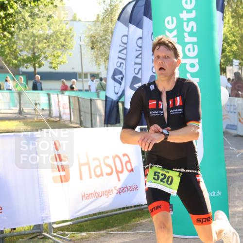 07.09.2025 - 19. Norderstedt Triathlon Zöllner http://msf.ph/oto/8790378 07.09.2025 16:26:24 Ziel 520 meine-sportfotos.de