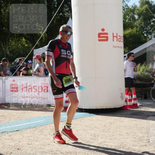 07.09.2025 - 19. Norderstedt Triathlon Zöllner http://msf.ph/oto/8790397 07.09.2025 15:40:01 Ziel 986, 1465 meine-sportfotos.de