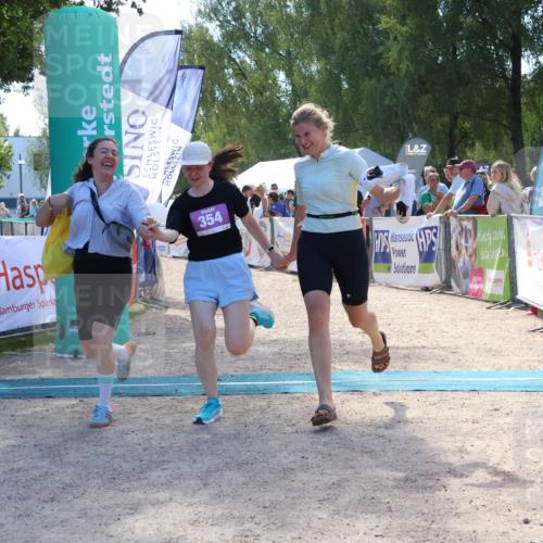 07.09.2025 - 19. Norderstedt Triathlon Zöllner http://msf.ph/oto/8790403 07.09.2025 13:59:45 Ziel 341, 354 meine-sportfotos.de
