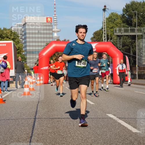 07.09.2025 - BARMER Alsterlauf Yannick Fuchs http://msf.ph/oto/8790404 07.09.2025 09:40:56 Laufen 5110, 6249, 6244, 5606 meine-sportfotos.de
