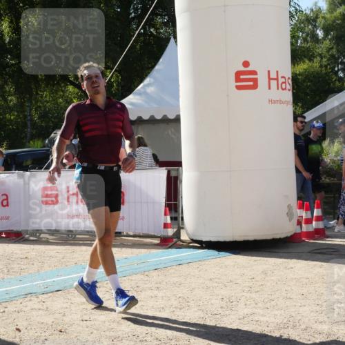 07.09.2025 - 19. Norderstedt Triathlon Zöllner http://msf.ph/oto/8790411 07.09.2025 15:40:06 Ziel 986, 1465 meine-sportfotos.de