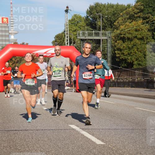 07.09.2025 - BARMER Alsterlauf Yannick Fuchs http://msf.ph/oto/8790419 07.09.2025 09:40:58 Laufen 5110, 2240, 6244, 606, 76 meine-sportfotos.de