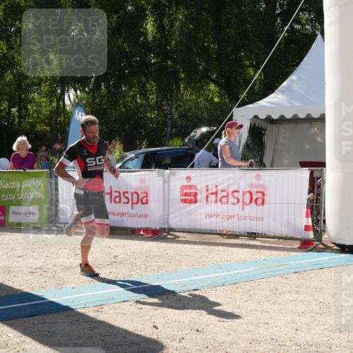 07.09.2025 - 19. Norderstedt Triathlon Zöllner http://msf.ph/oto/8790423 07.09.2025 15:40:25 Ziel 982 meine-sportfotos.de