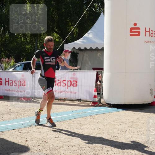 07.09.2025 - 19. Norderstedt Triathlon Zöllner http://msf.ph/oto/8790426 07.09.2025 15:40:25 Ziel 982 meine-sportfotos.de