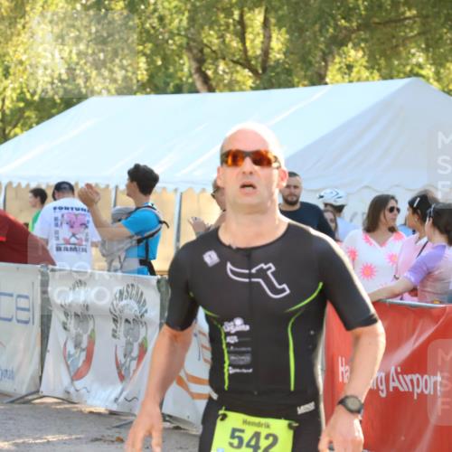 07.09.2025 - 19. Norderstedt Triathlon Zöllner http://msf.ph/oto/8790443 07.09.2025 16:26:54 Ziel 377, 542 meine-sportfotos.de