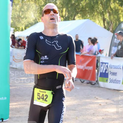 07.09.2025 - 19. Norderstedt Triathlon Zöllner http://msf.ph/oto/8790450 07.09.2025 16:26:55 Ziel 377, 542 meine-sportfotos.de