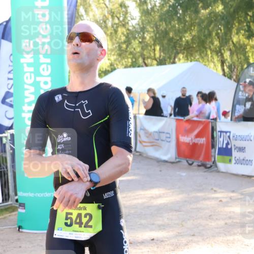 07.09.2025 - 19. Norderstedt Triathlon Zöllner http://msf.ph/oto/8790454 07.09.2025 16:26:56 Ziel 377, 542 meine-sportfotos.de