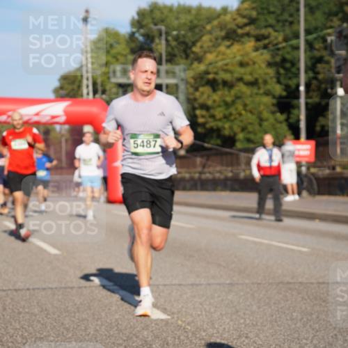 07.09.2025 - BARMER Alsterlauf Yannick Fuchs http://msf.ph/oto/8790502 07.09.2025 09:41:01 Laufen 5487 meine-sportfotos.de