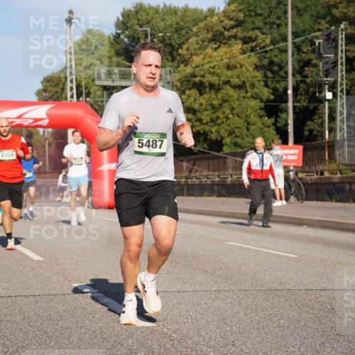 07.09.2025 - BARMER Alsterlauf Yannick Fuchs http://msf.ph/oto/8790507 07.09.2025 09:41:01 Laufen 5487, 4304, 76 meine-sportfotos.de