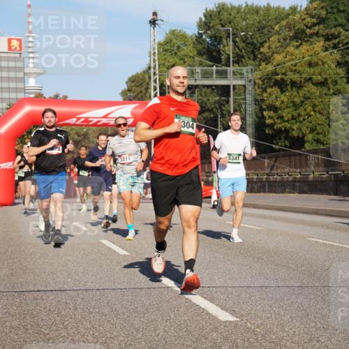 07.09.2025 - BARMER Alsterlauf Yannick Fuchs http://msf.ph/oto/8790532 07.09.2025 09:41:03 Laufen 0628, 40, 3711, 304, 5341, 76 meine-sportfotos.de