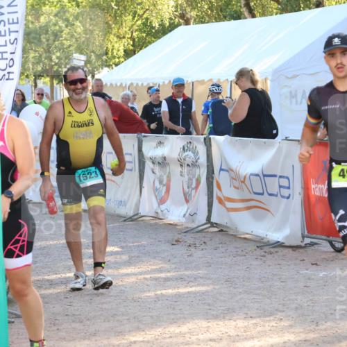 07.09.2025 - 19. Norderstedt Triathlon Zöllner http://msf.ph/oto/8790537 07.09.2025 16:27:43 Ziel 497, 1523, 1528 meine-sportfotos.de