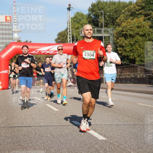 07.09.2025 - BARMER Alsterlauf Yannick Fuchs http://msf.ph/oto/8790542 07.09.2025 09:41:03 Laufen 5628, 4098, 4304, 5341, 76 meine-sportfotos.de