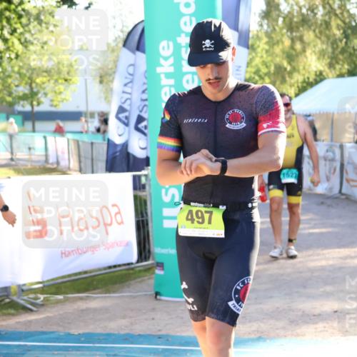 07.09.2025 - 19. Norderstedt Triathlon Zöllner http://msf.ph/oto/8790556 07.09.2025 16:27:45 Ziel 497, 1523, 1528 meine-sportfotos.de