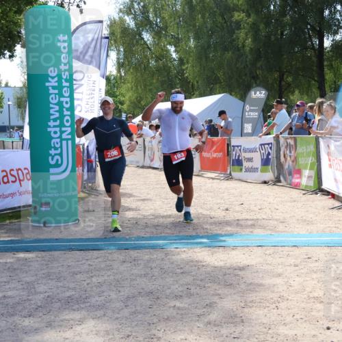 07.09.2025 - 19. Norderstedt Triathlon Zöllner http://msf.ph/oto/8790597 07.09.2025 14:01:51 Ziel 193, 206 meine-sportfotos.de