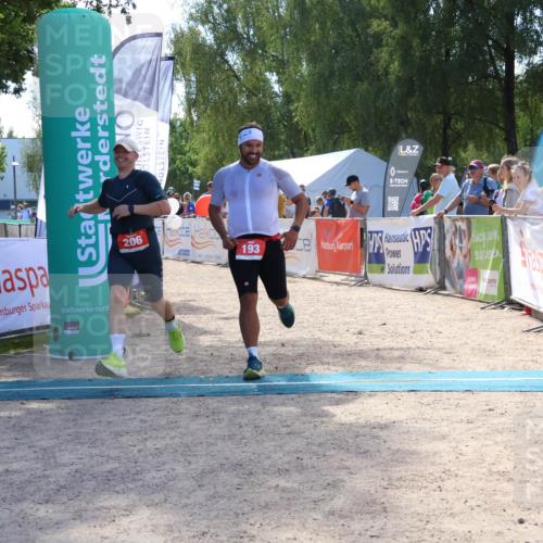 07.09.2025 - 19. Norderstedt Triathlon Zöllner http://msf.ph/oto/8790600 07.09.2025 14:01:51 Ziel 193, 206 meine-sportfotos.de