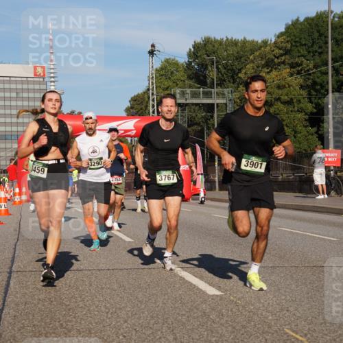 07.09.2025 - BARMER Alsterlauf Yannick Fuchs http://msf.ph/oto/8790624 07.09.2025 09:41:08 Laufen 3459, 3290, 2453, 3767, 3901, 76 meine-sportfotos.de