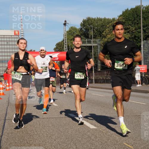 07.09.2025 - BARMER Alsterlauf Yannick Fuchs http://msf.ph/oto/8790632 07.09.2025 09:41:08 Laufen 3459, 290, 2453, 5380, 3767, 3961, 76 meine-sportfotos.de