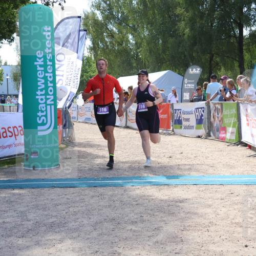 07.09.2025 - 19. Norderstedt Triathlon Zöllner http://msf.ph/oto/8790636 07.09.2025 14:02:25 Ziel 316 meine-sportfotos.de