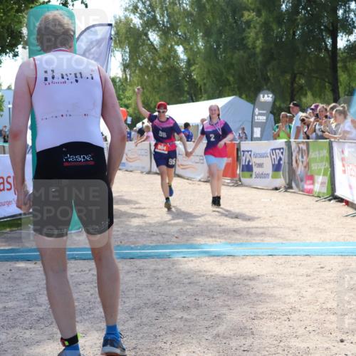 07.09.2025 - 19. Norderstedt Triathlon Zöllner http://msf.ph/oto/8790648 07.09.2025 14:03:04 Ziel 804 meine-sportfotos.de