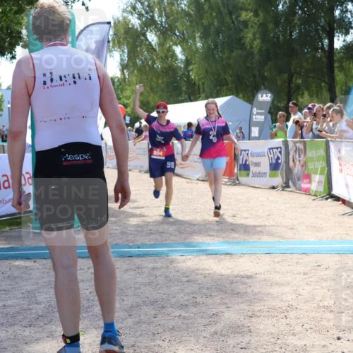 07.09.2025 - 19. Norderstedt Triathlon Zöllner http://msf.ph/oto/8790652 07.09.2025 14:03:04 Ziel 804 meine-sportfotos.de