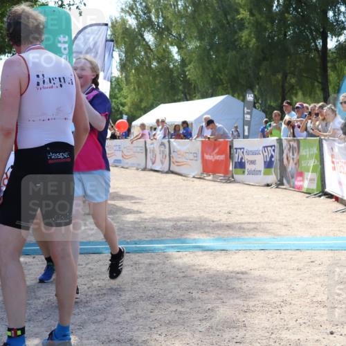 07.09.2025 - 19. Norderstedt Triathlon Zöllner http://msf.ph/oto/8790667 07.09.2025 14:03:06 Ziel 804 meine-sportfotos.de