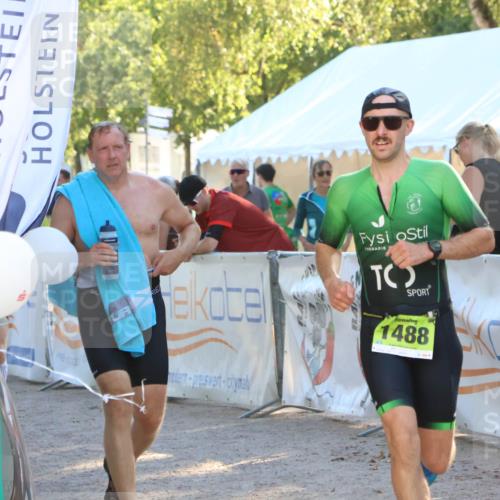 07.09.2025 - 19. Norderstedt Triathlon Zöllner http://msf.ph/oto/8790699 07.09.2025 16:28:22 Ziel 515, 1488, 1529 meine-sportfotos.de