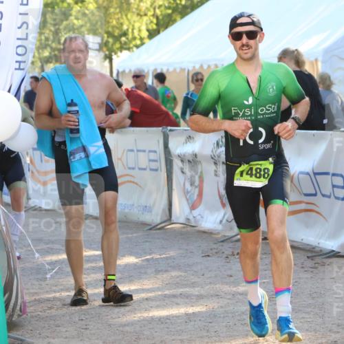 07.09.2025 - 19. Norderstedt Triathlon Zöllner http://msf.ph/oto/8790700 07.09.2025 16:28:22 Ziel 515, 1488, 1529 meine-sportfotos.de
