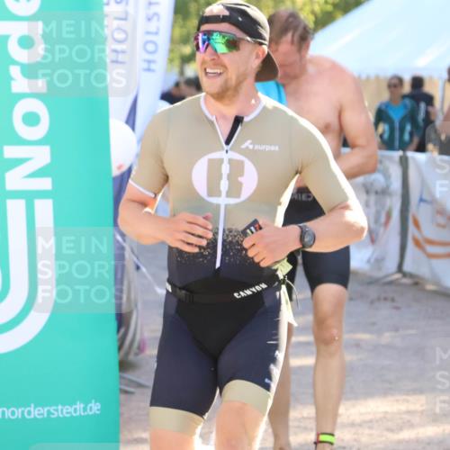 07.09.2025 - 19. Norderstedt Triathlon Zöllner http://msf.ph/oto/8790738 07.09.2025 16:28:26 Ziel 515, 1488, 1529, 1534 meine-sportfotos.de