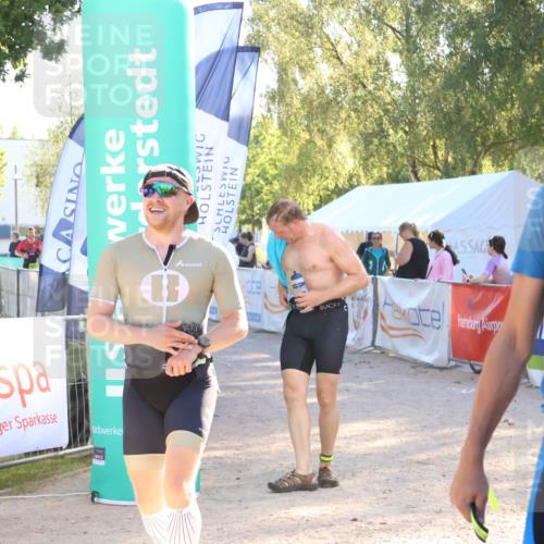 07.09.2025 - 19. Norderstedt Triathlon Zöllner http://msf.ph/oto/8790746 07.09.2025 16:28:27 Ziel 487, 515, 1488, 1529, 1534 meine-sportfotos.de