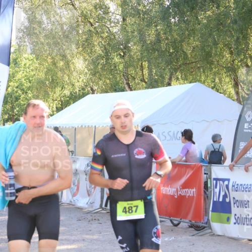 07.09.2025 - 19. Norderstedt Triathlon Zöllner http://msf.ph/oto/8790760 07.09.2025 16:28:30 Ziel 487, 515, 1488, 1529, 1534 meine-sportfotos.de