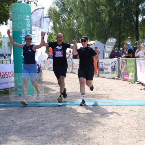 07.09.2025 - 19. Norderstedt Triathlon Zöllner http://msf.ph/oto/8790788 07.09.2025 14:06:28 Ziel 355 meine-sportfotos.de