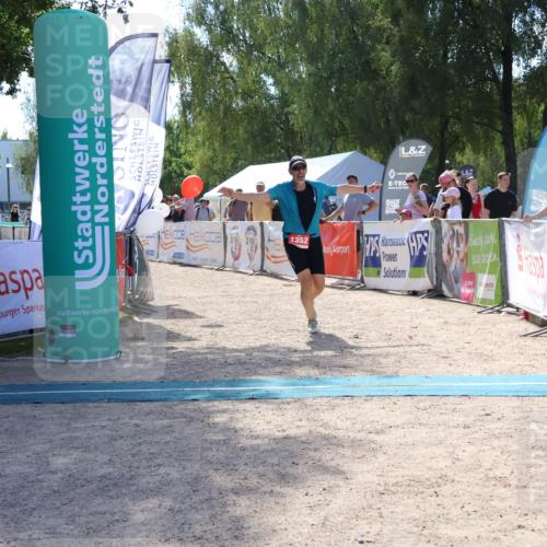 07.09.2025 - 19. Norderstedt Triathlon Zöllner http://msf.ph/oto/8790864 07.09.2025 14:10:05 Ziel 1352 meine-sportfotos.de