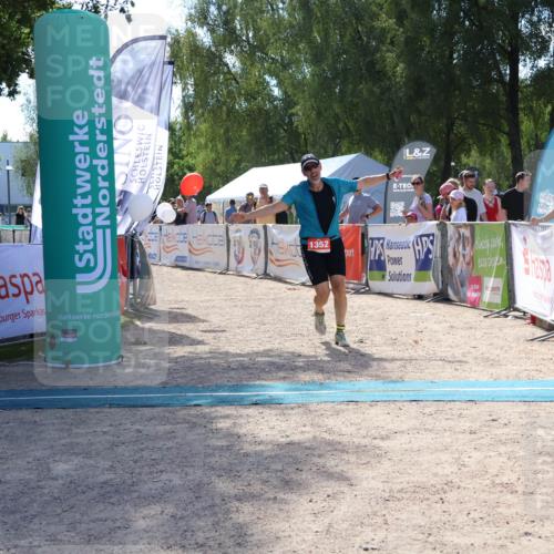 07.09.2025 - 19. Norderstedt Triathlon Zöllner http://msf.ph/oto/8790867 07.09.2025 14:10:05 Ziel 1352 meine-sportfotos.de