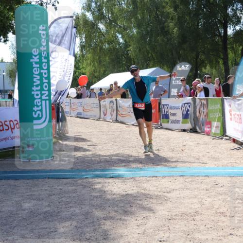 07.09.2025 - 19. Norderstedt Triathlon Zöllner http://msf.ph/oto/8790870 07.09.2025 14:10:05 Ziel 1352 meine-sportfotos.de